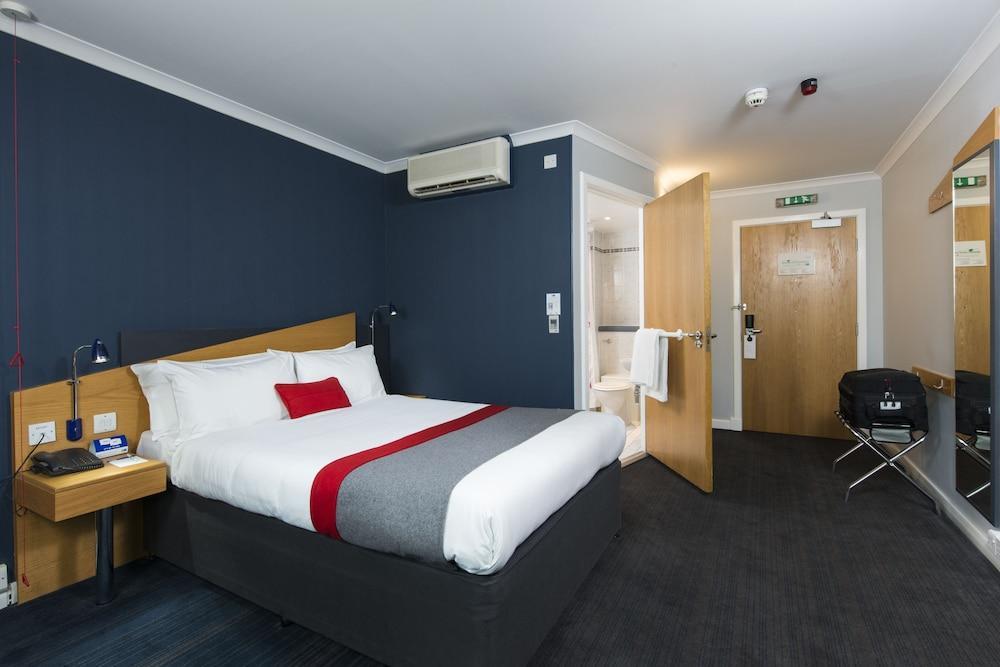 Holiday Inn Express Stirling By Ihg Экстерьер фото