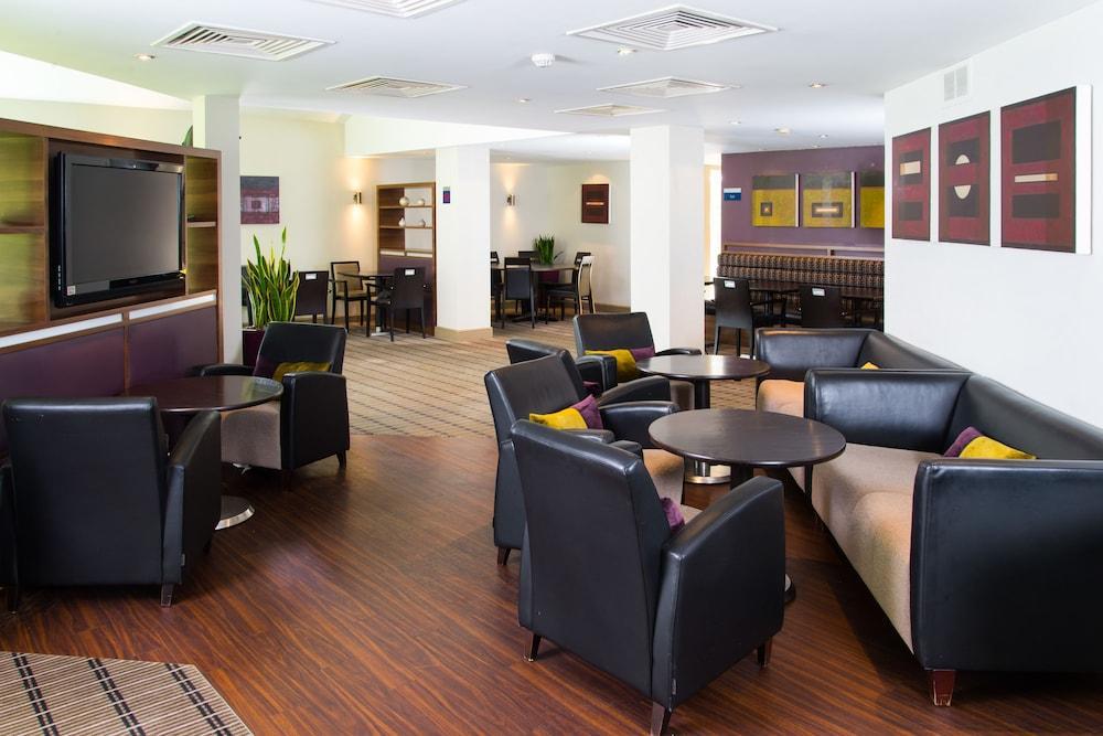 Holiday Inn Express Stirling By Ihg Экстерьер фото