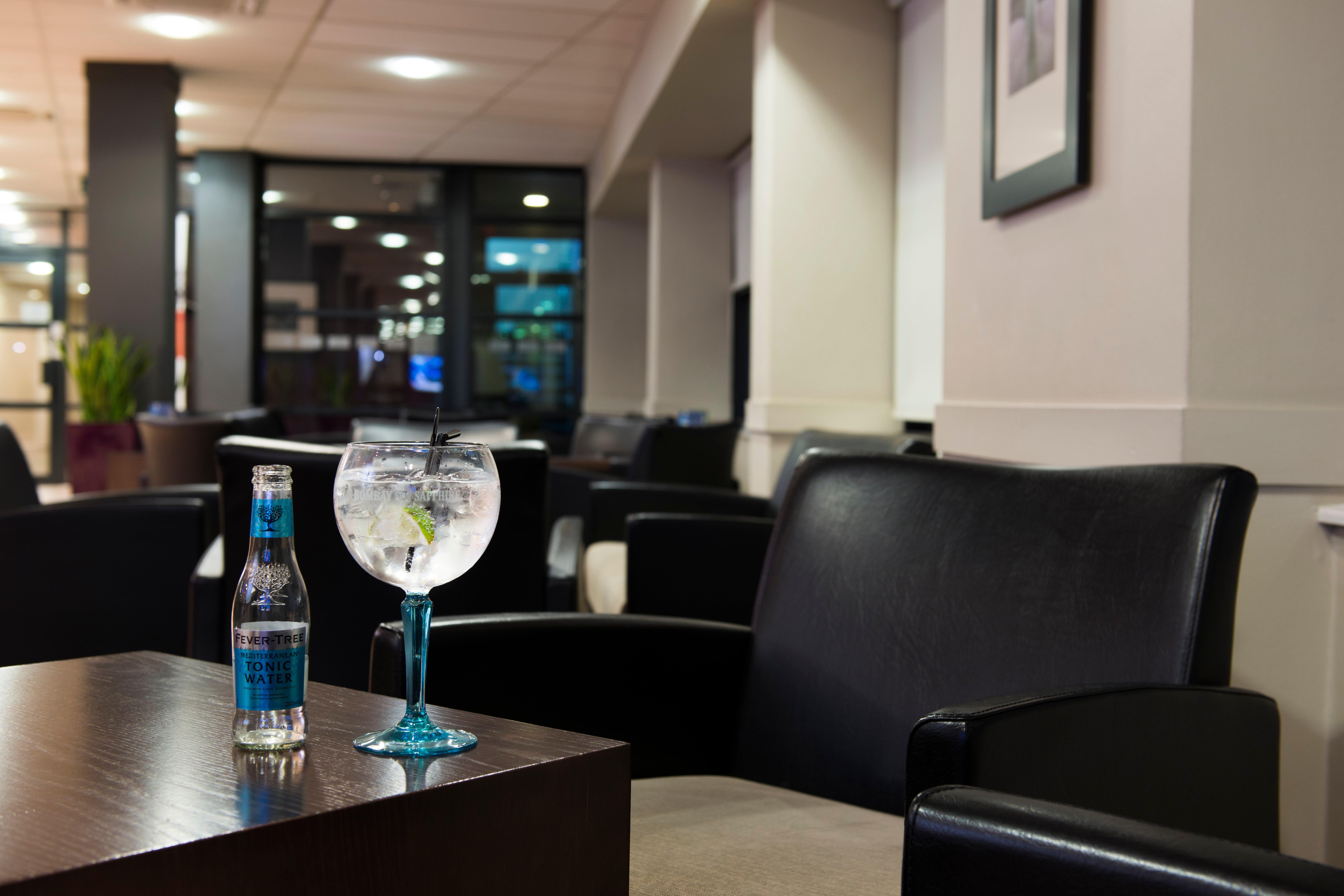Holiday Inn Express Stirling By Ihg Экстерьер фото