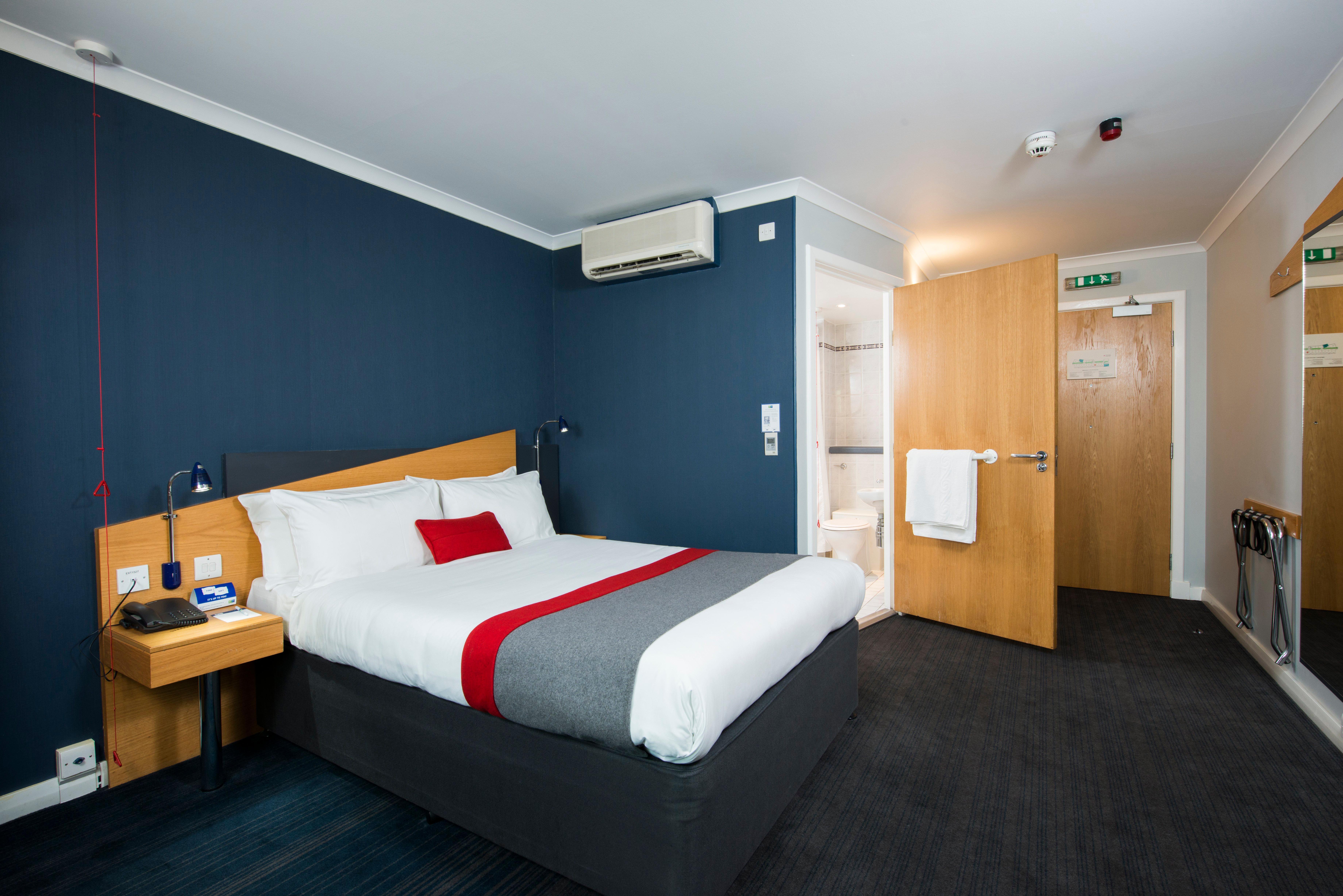 Holiday Inn Express Stirling By Ihg Экстерьер фото