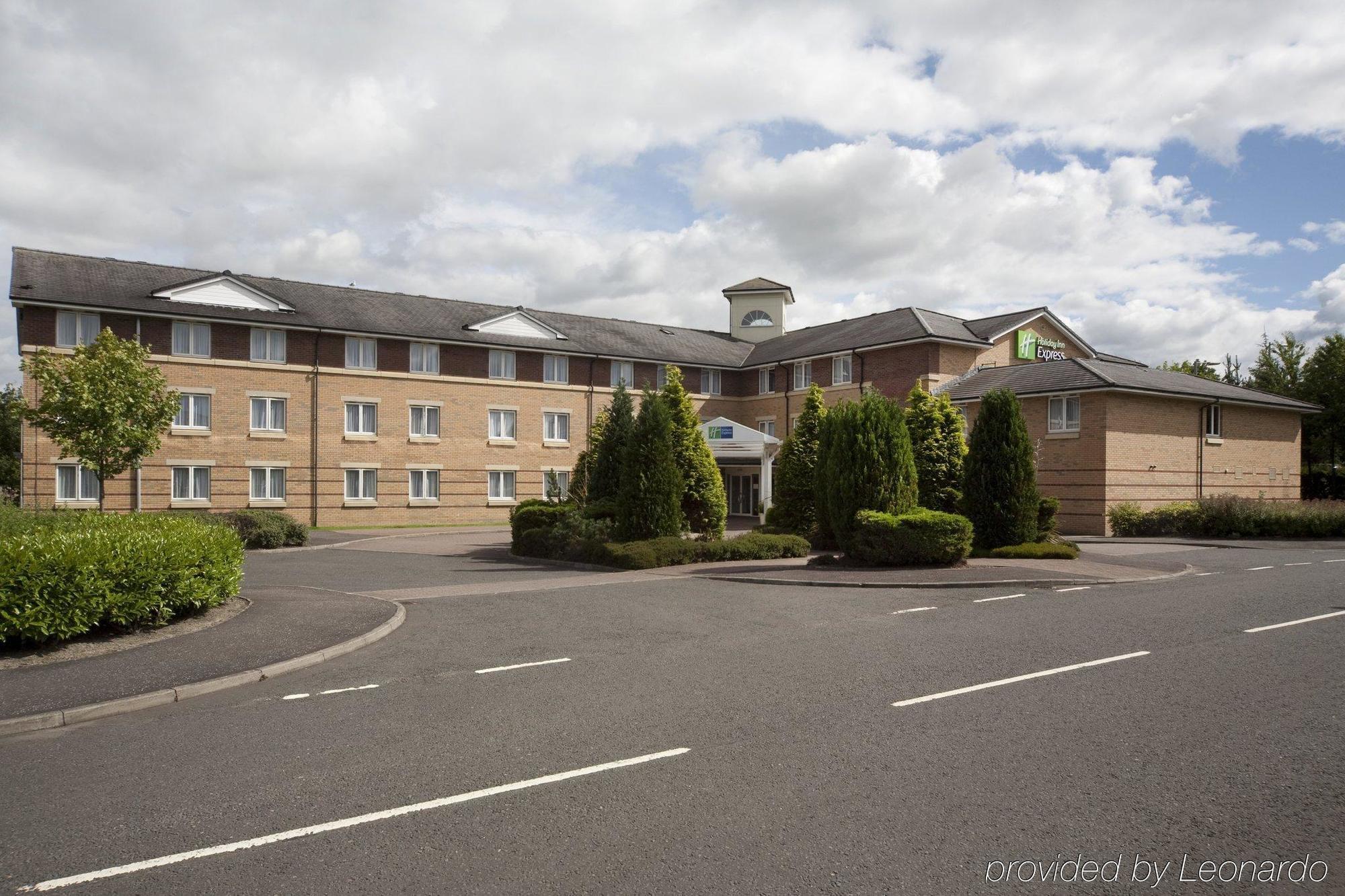 Holiday Inn Express Stirling By Ihg Экстерьер фото