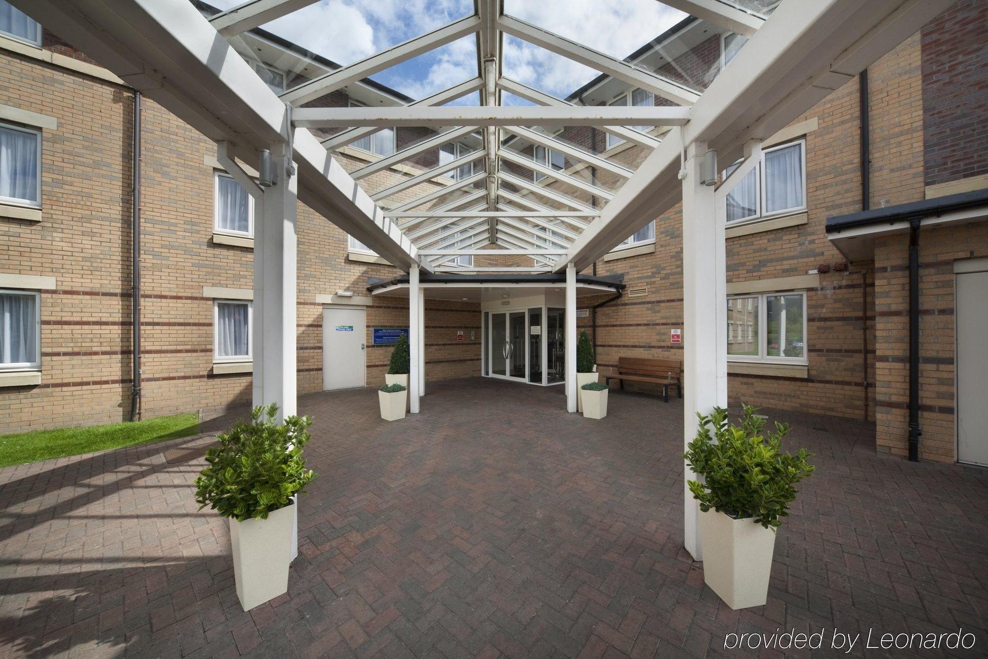 Holiday Inn Express Stirling By Ihg Экстерьер фото