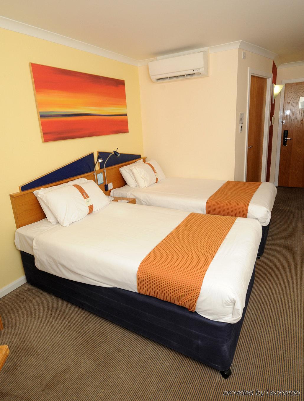 Holiday Inn Express Stirling By Ihg Экстерьер фото