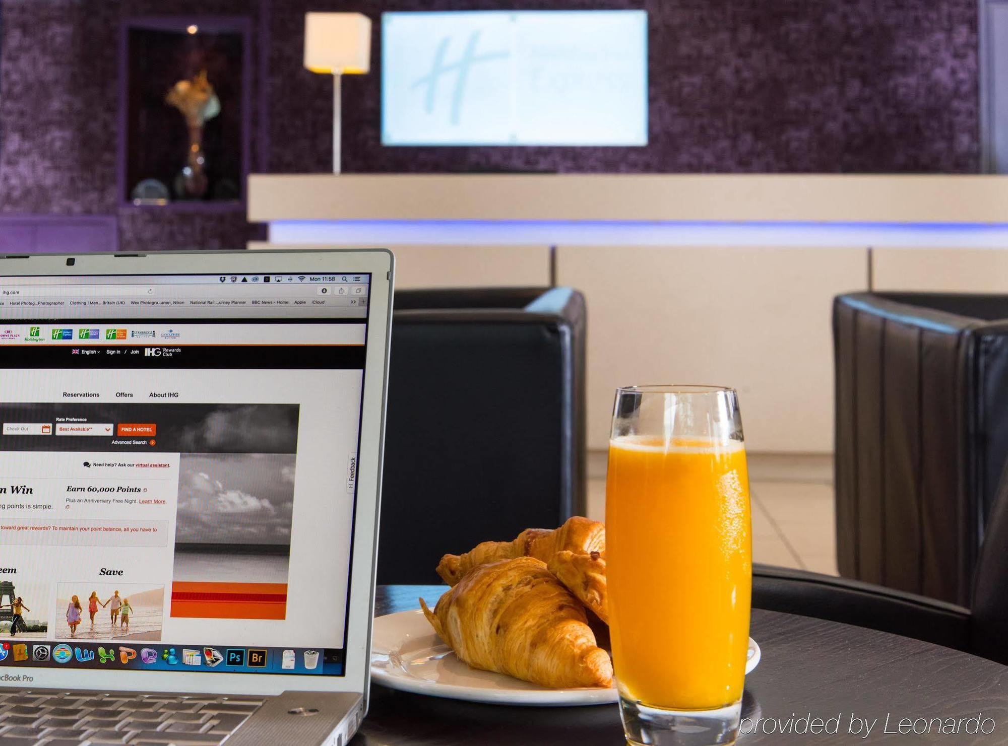 Holiday Inn Express Stirling By Ihg Экстерьер фото