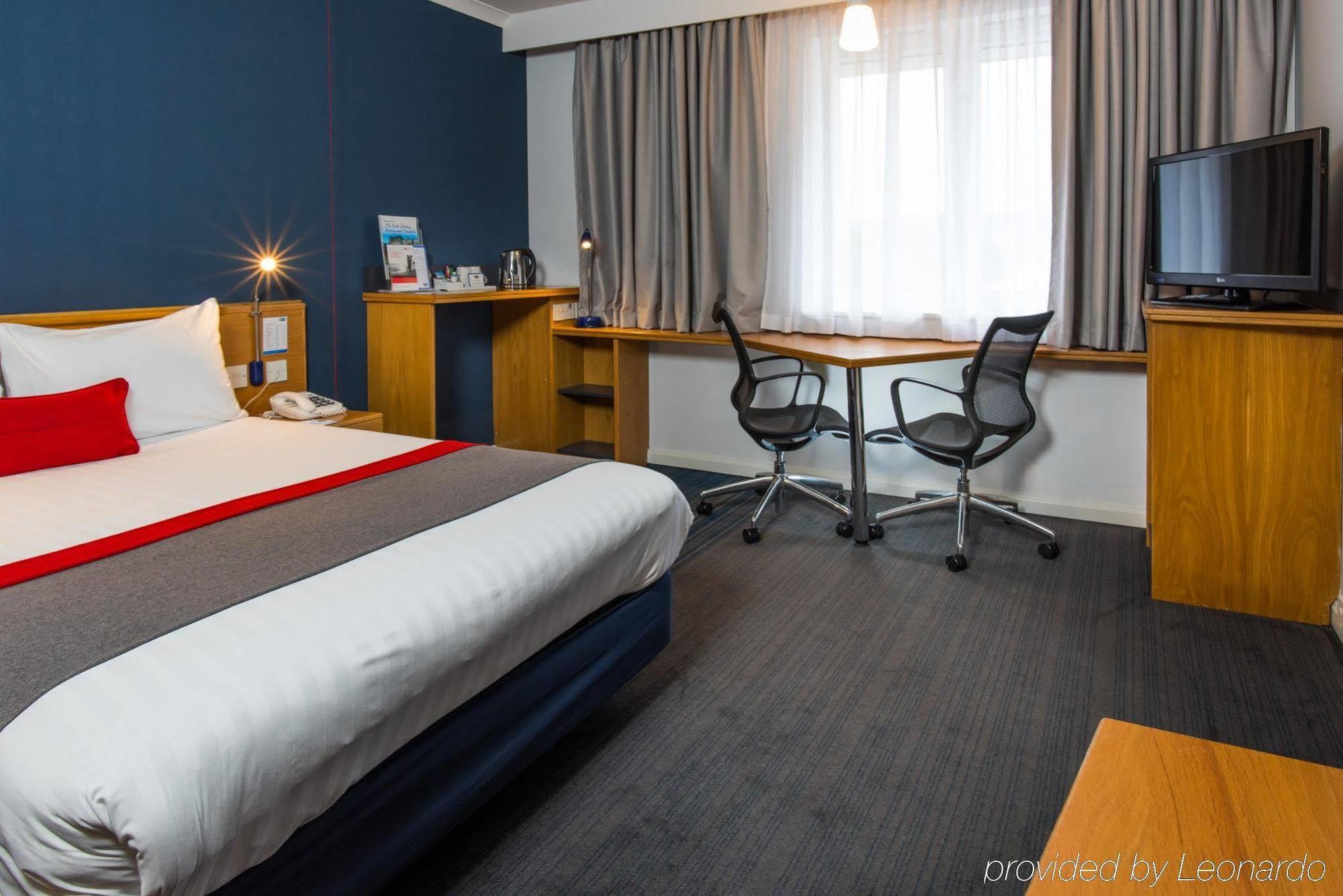 Holiday Inn Express Stirling By Ihg Экстерьер фото