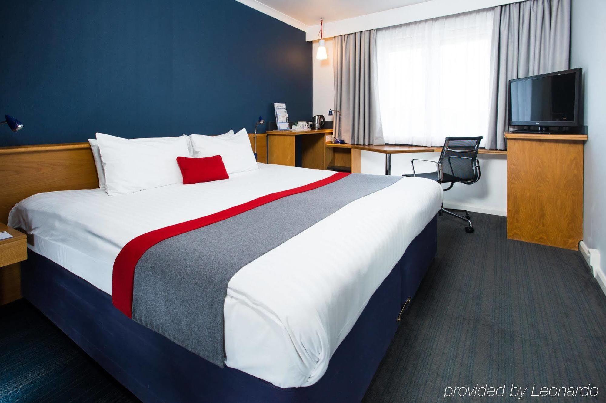 Holiday Inn Express Stirling By Ihg Экстерьер фото